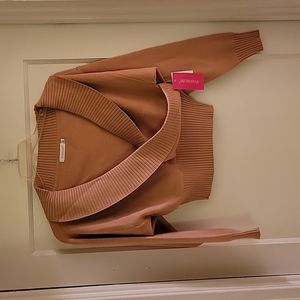 NWT Shoe Dazzle Size Medium Tan Cropped Sweater
